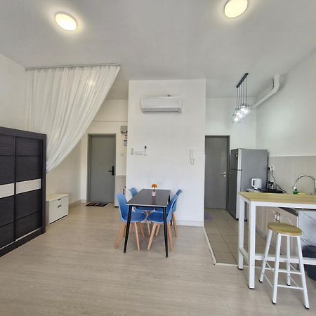 Taman Equine Comfy Studio#Greenery View#4 Pax#Aeon Mall Seri Kembangan Eksteriør billede